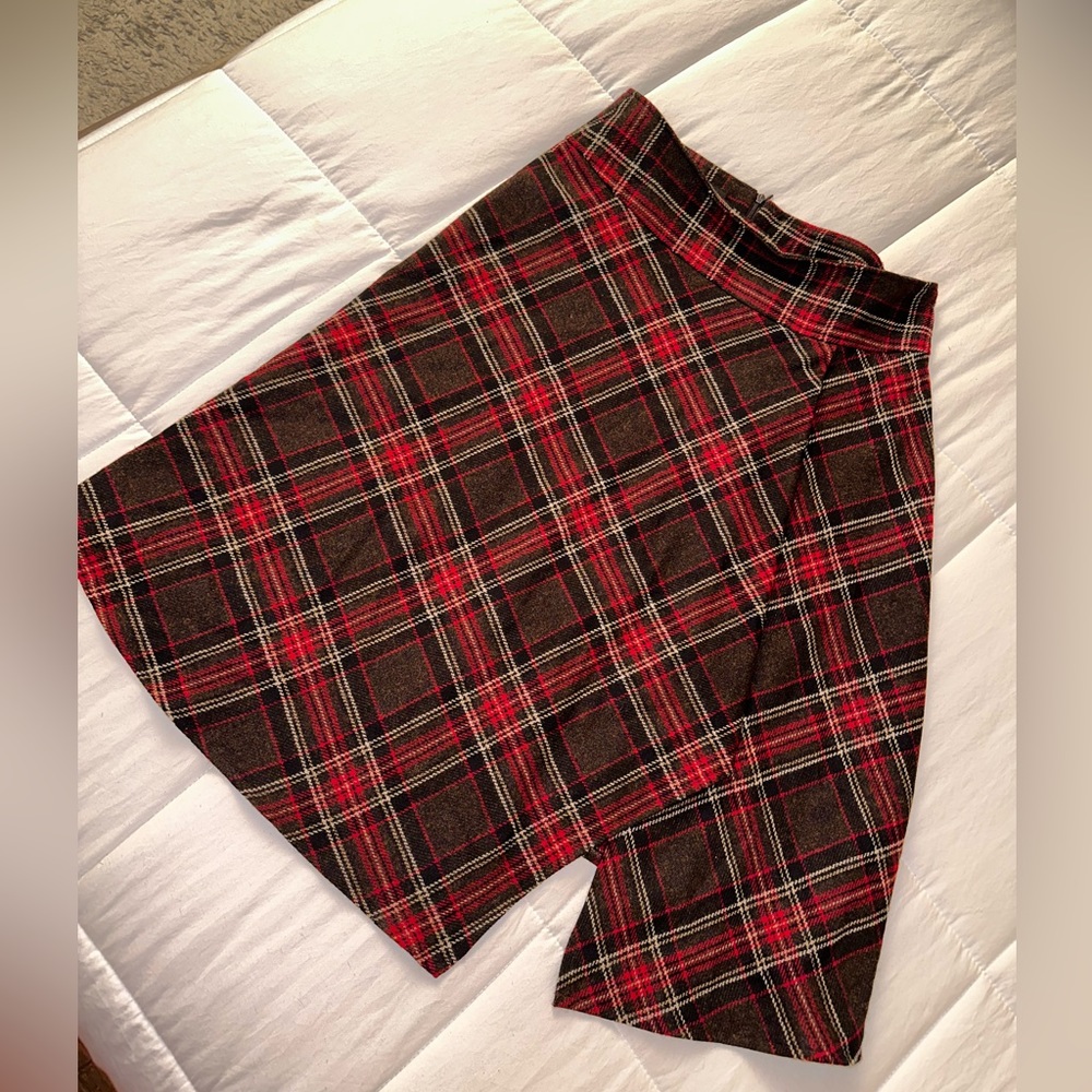 NWOT Hobbs Tartan Plaid Red Black Deep Green Wool Skirt